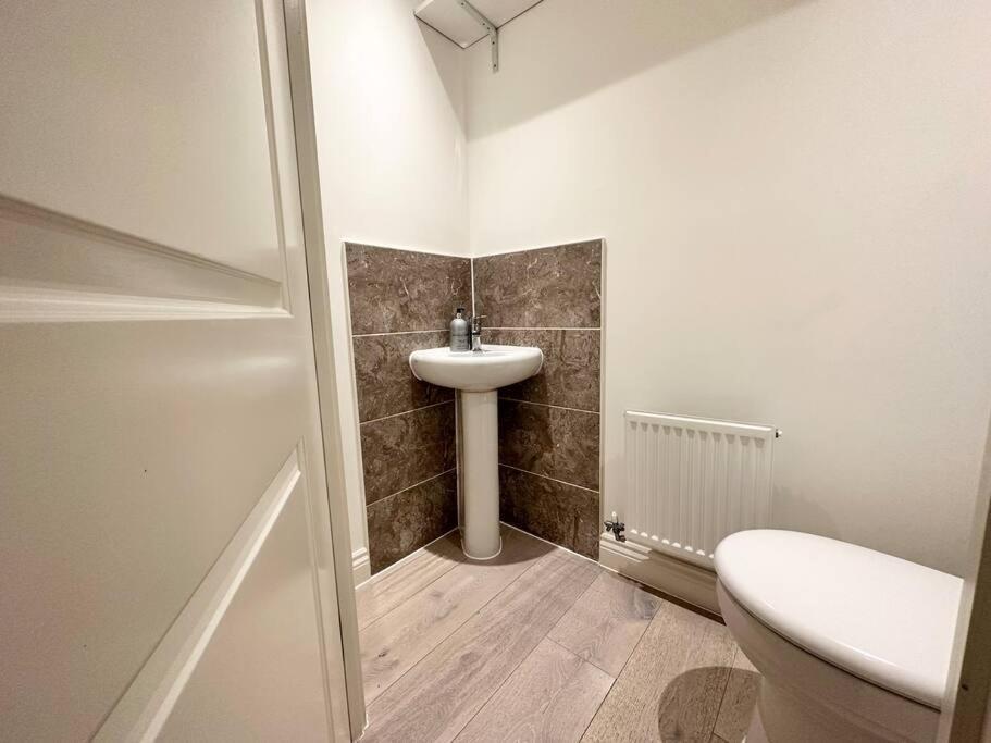 Serene Home Ideally Connected To Central London Bromley Zewnętrze zdjęcie