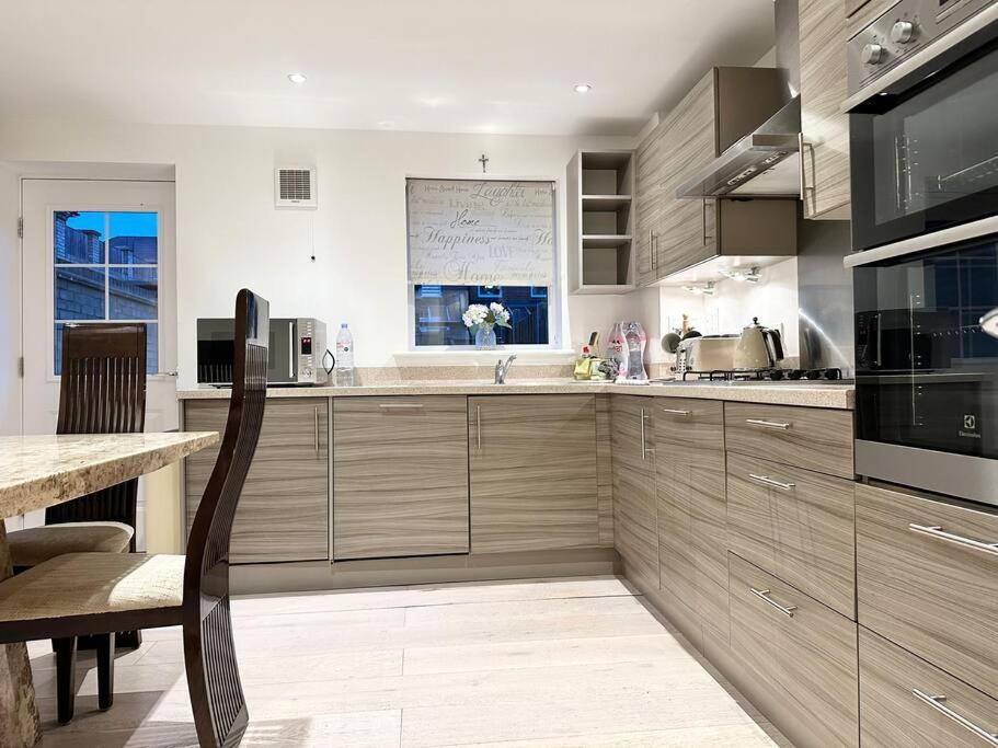 Serene Home Ideally Connected To Central London Bromley Zewnętrze zdjęcie