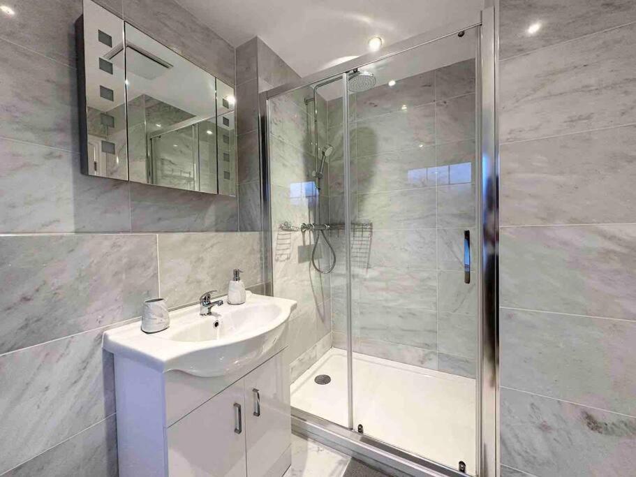 Serene Home Ideally Connected To Central London Bromley Zewnętrze zdjęcie