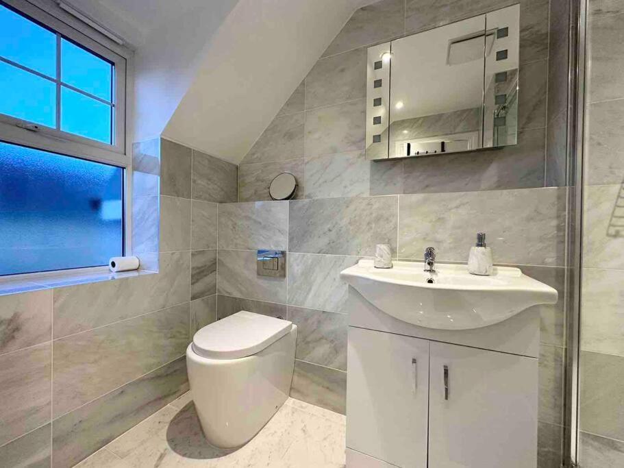 Serene Home Ideally Connected To Central London Bromley Zewnętrze zdjęcie